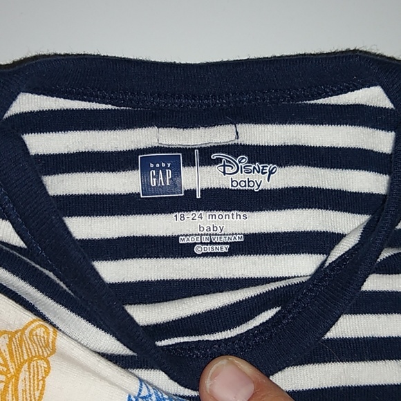 2 long sleeve GAP onesies - Picture 2 of 2